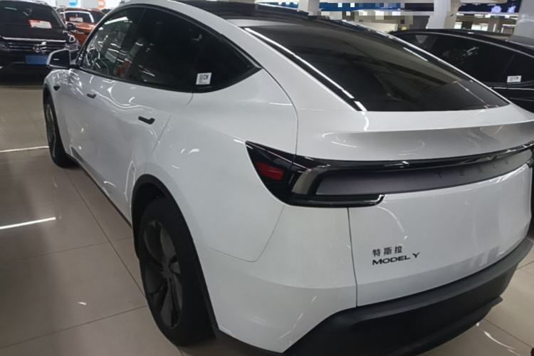 Used Tesla Model Y 2026 Rear-Drive Model Rear Left 45 Deg