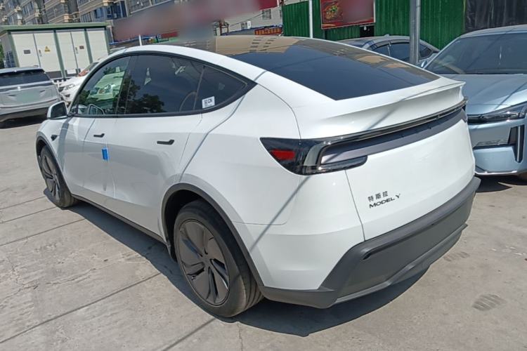 Used Tesla Model Y 2026 Rear-Drive Model Rear Left 45 Deg