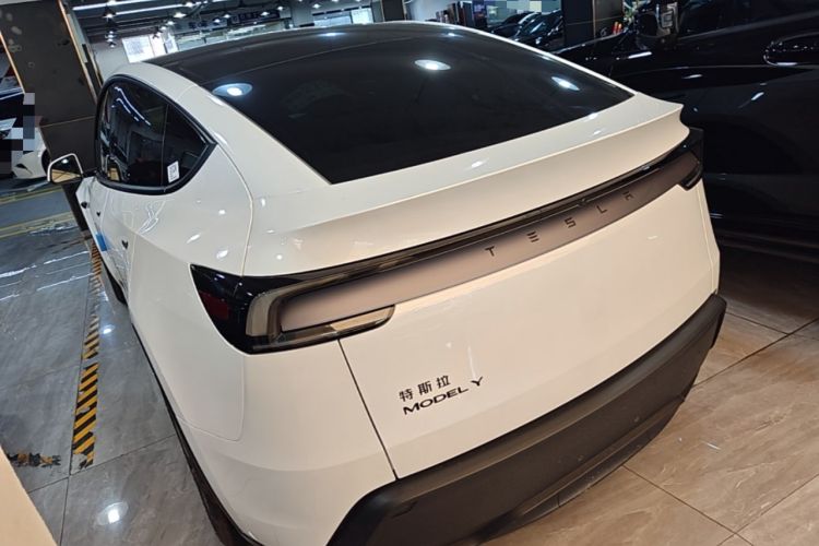 Used Tesla Model Y 2026 Rear-Drive Model Rear Left 45 Deg