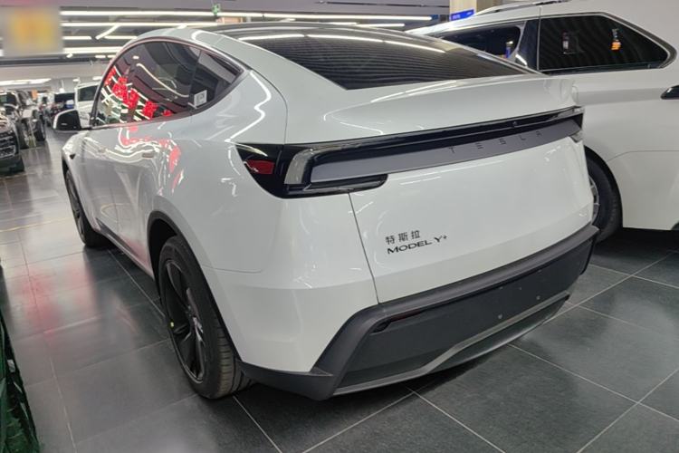 Used Tesla Model Y 2026 Long-Range All-Wheel-Drive Model Rear Left 45 Deg