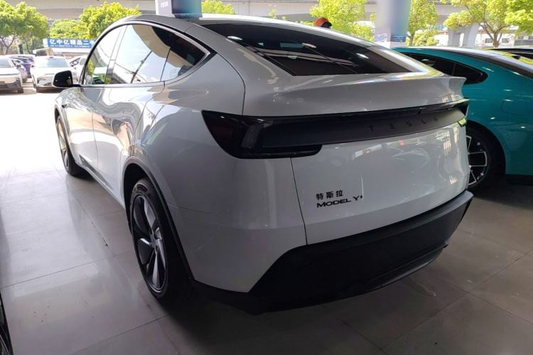 Used Tesla Model Y 2026 Long-Range All-Wheel-Drive Model Rear Left 45 Deg