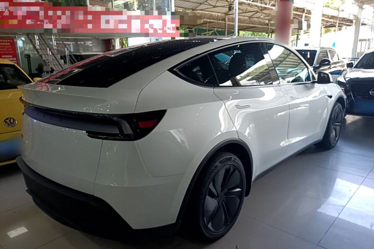 Used Tesla Model Y 2026 Facelifted Long-Range Rear-Drive Model Rear Right 45 Deg