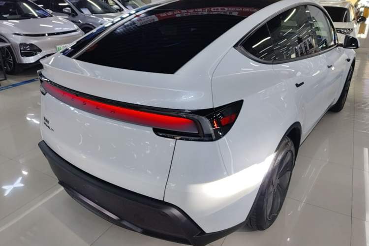 Used Tesla Model Y 2026 Facelifted Long-Range Rear-Drive Model Rear Right 45 Deg