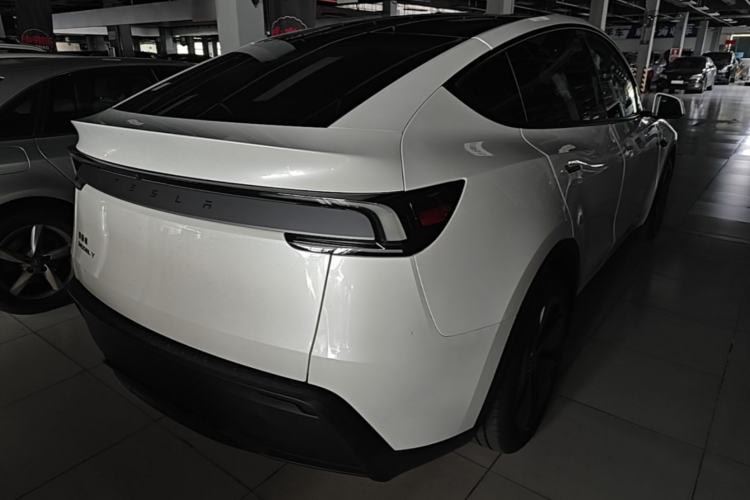 Used Tesla Model Y 2026 Rear-Drive Model Rear Right 45 Deg