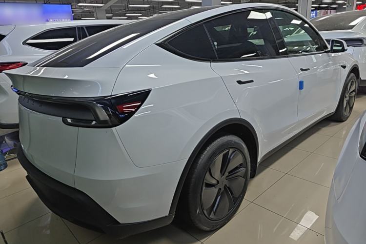 Used Tesla Model Y 2026 Rear-Drive Model Rear Right 45 Deg
