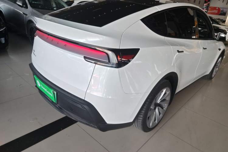 Used Tesla Model Y 2026 Rear-Drive Model Rear Right 45 Deg