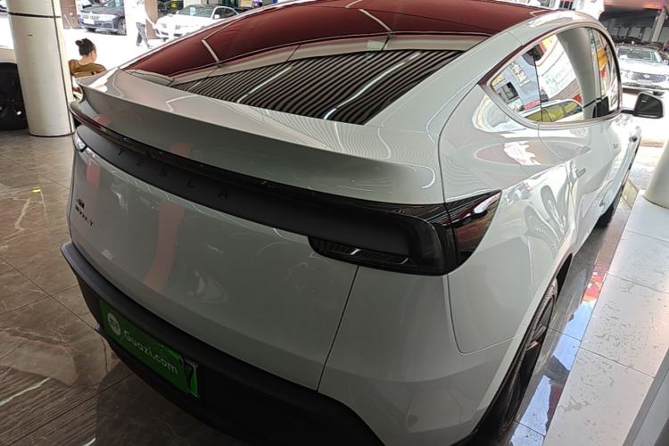 Used Tesla Model Y 2026 Rear-Drive Model Rear Right 45 Deg