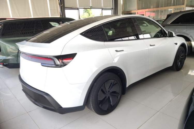 Used Tesla Model Y 2026 Rear-Drive Model Rear Right 45 Deg