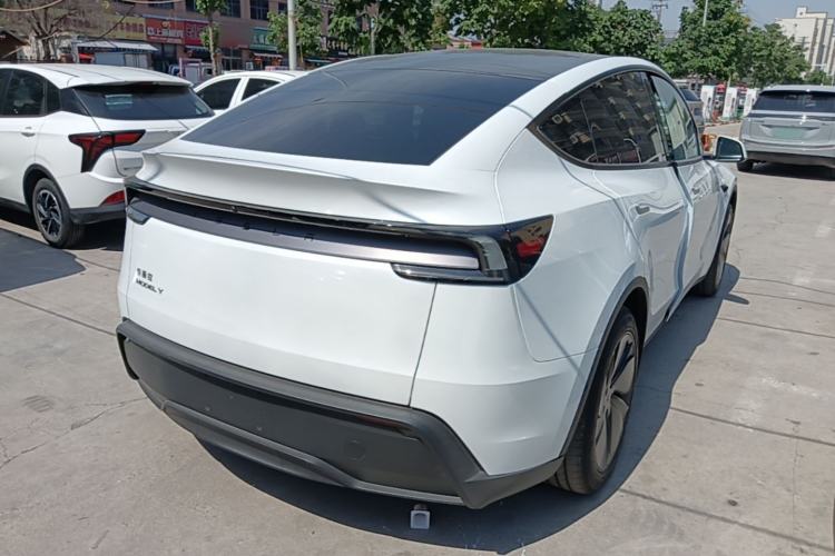 Used Tesla Model Y 2026 Rear-Drive Model Rear Right 45 Deg