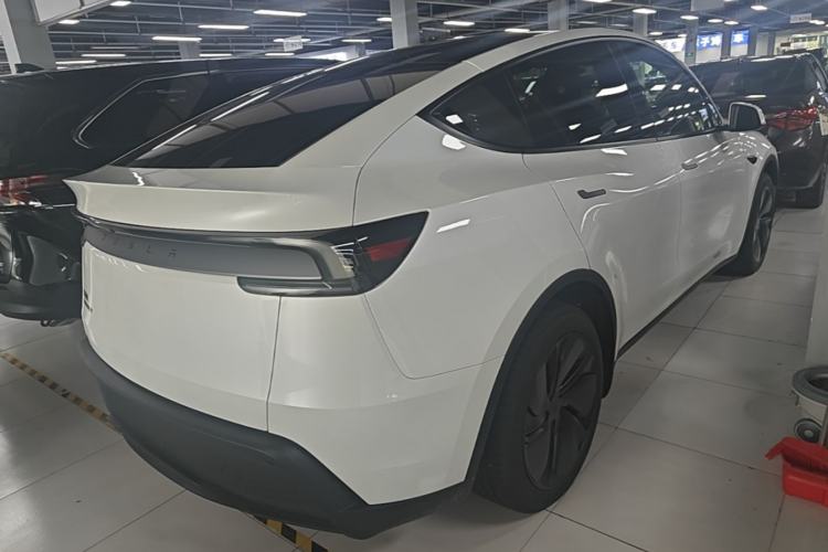 Used Tesla Model Y 2026 Rear-Drive Model Rear Right 45 Deg