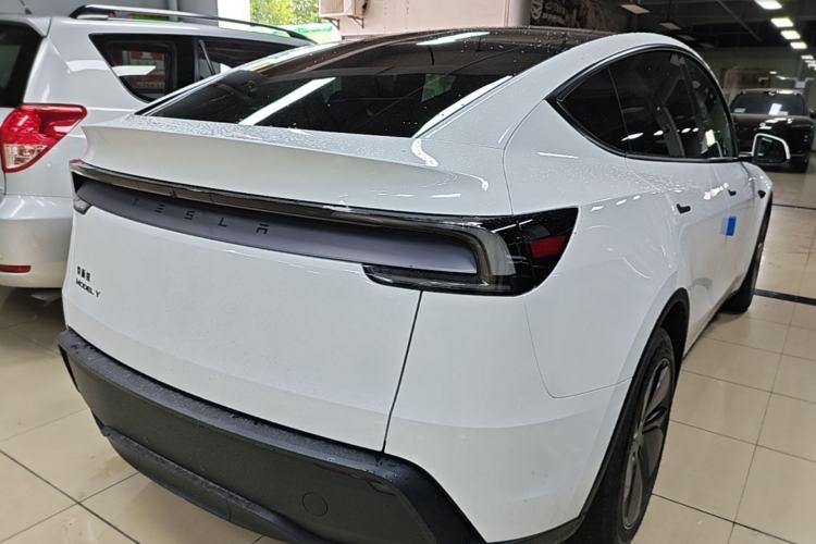 Used Tesla Model Y 2026 Rear-Drive Model Rear Right 45 Deg