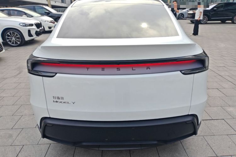 Used Tesla Model Y 2026 Rear-Drive Model Rear