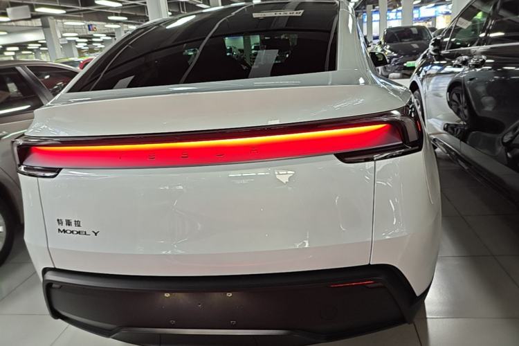 Used Tesla Model Y 2026 Rear-Drive Model Rear