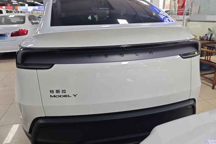 Used Tesla Model Y 2026 Rear-Drive Model Rear
