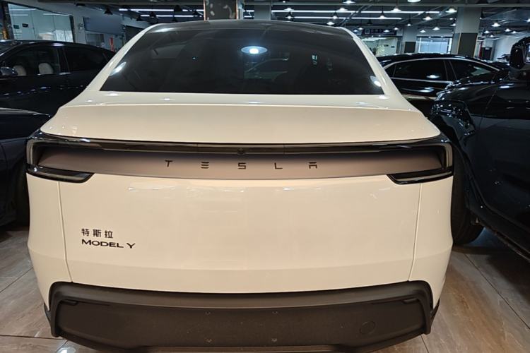 Used Tesla Model Y 2026 Rear-Drive Model Rear