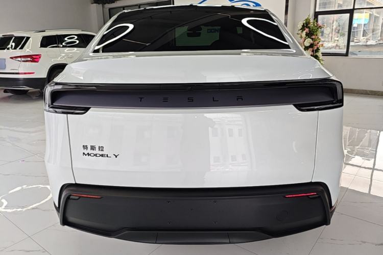 Used Tesla Model Y 2026 Rear-Drive Model Rear
