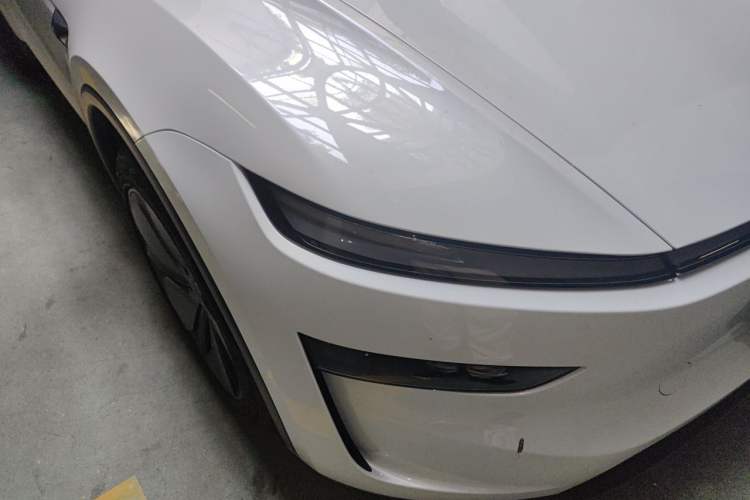 Used Tesla Model Y 2026 Model Long-Range Rear-Wheel-Drive Version Right Front Headlight