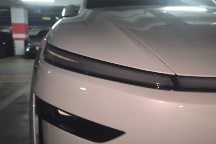 Used Tesla Model Y 2026 Facelifted Long-Range Rear-Drive Model Right Front Headlight