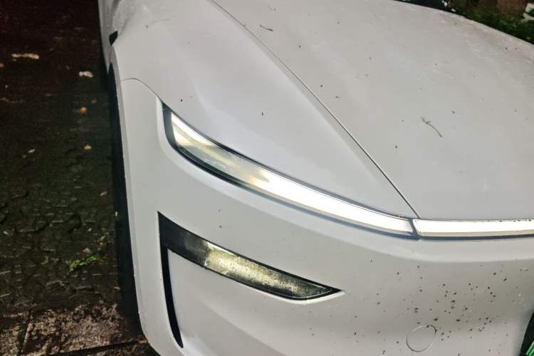 Used Tesla Model Y 2026 Rear-Drive Model Right Front Headlight