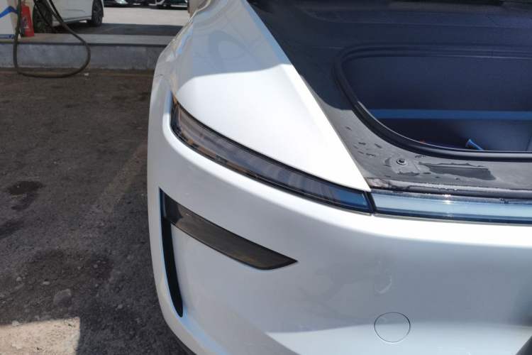 Used Tesla Model Y 2026 Long-Range All-Wheel-Drive Model Right Front Headlight