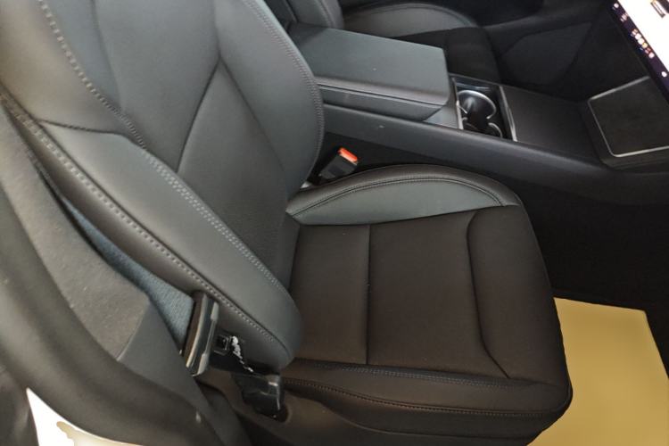 Used Tesla Model Y 2026 Rear-Drive Model Right Front Seat