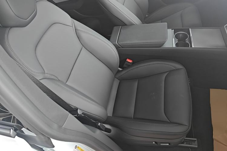 Used Tesla Model Y 2026 Rear-Drive Model Right Front Seat