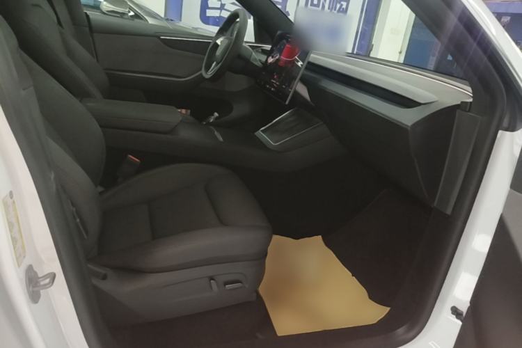 Used Tesla Model Y 2026 Rear-Drive Model Right Front Seat