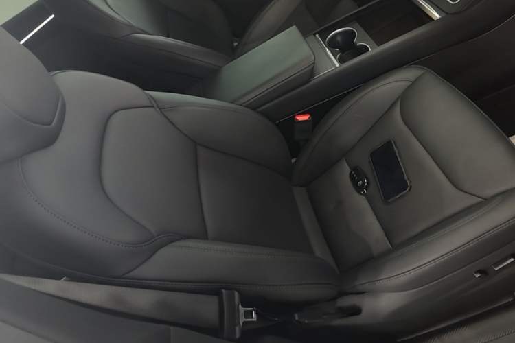 Used Tesla Model Y 2026 Rear-Drive Model Right Front Seat