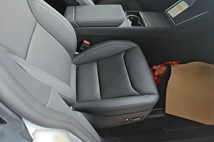 Used Tesla Model Y 2026 Rear-Drive Model Right Front Seat