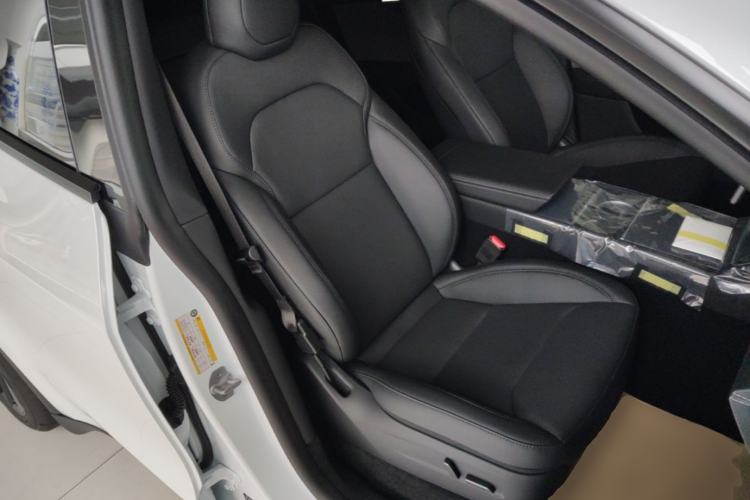 Used Tesla Model Y 2026 Rear-Drive Model Right Front Seat
