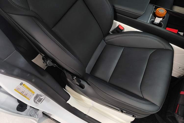 Used Tesla Model Y 2026 Long-Range All-Wheel-Drive Model Right Front Seat