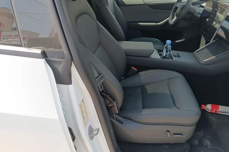 Used Tesla Model Y 2026 Rear-Drive Model Right Front Seat