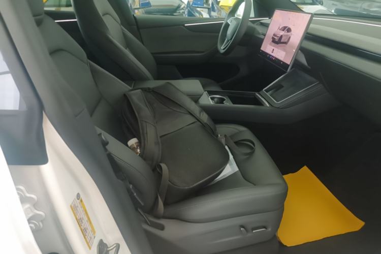 Used Tesla Model Y 2026 Rear-Drive Model Right Front Seat