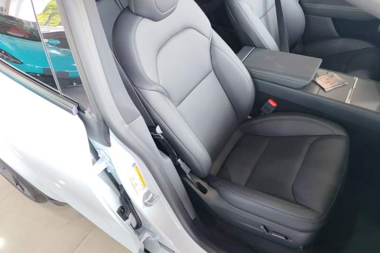 Used Tesla Model Y 2026 Long-Range All-Wheel-Drive Model Right Front Seat