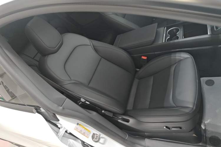 Used Tesla Model Y 2026 Rear-Drive Model Right Front Seat