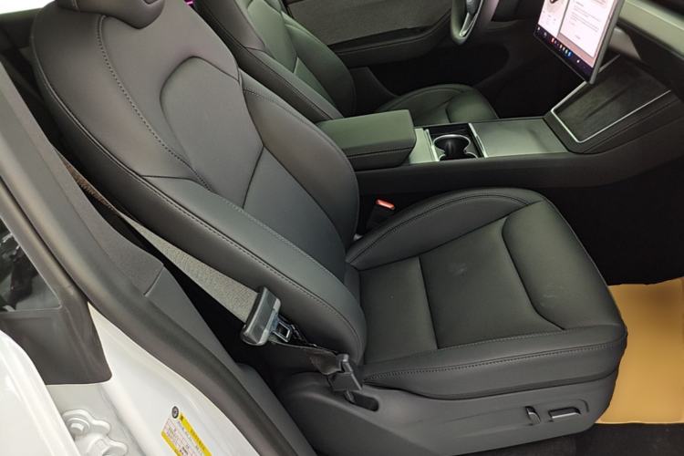 Used Tesla Model Y 2026 Rear-Drive Model Right Front Seat