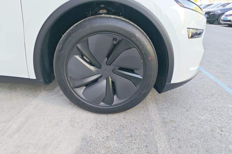Used Tesla Model Y 2026 Rear-Drive Model Right Front Wheel Hub