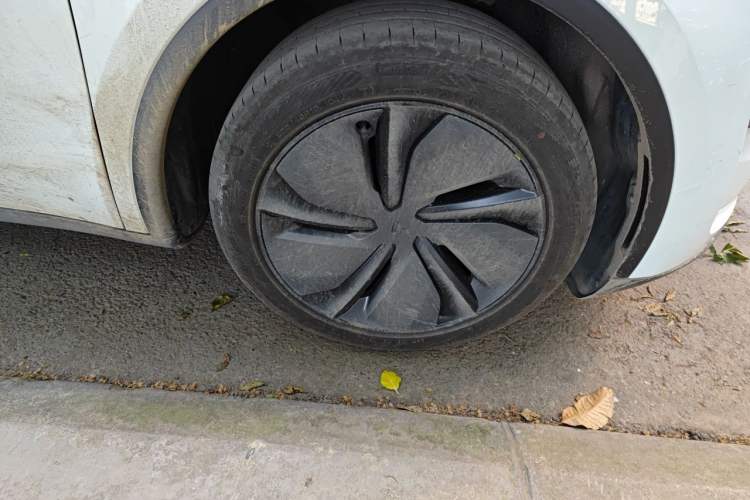 Used Tesla Model Y 2026 Rear-Drive Model Right Front Wheel Hub