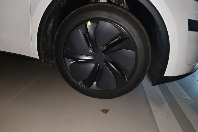 Used Tesla Model Y 2026 Rear-Drive Model Right Front Wheel Hub