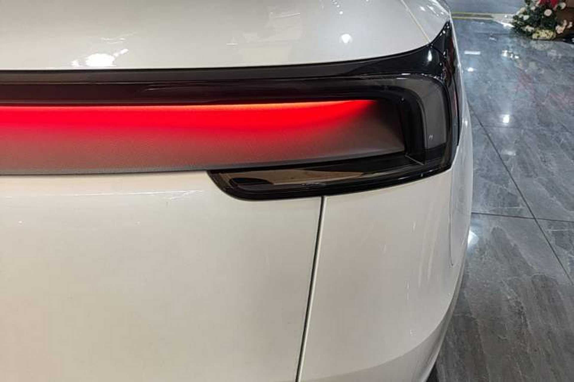 Used Tesla Model Y 2026 Rear-Drive Model Right Rear Taillight
