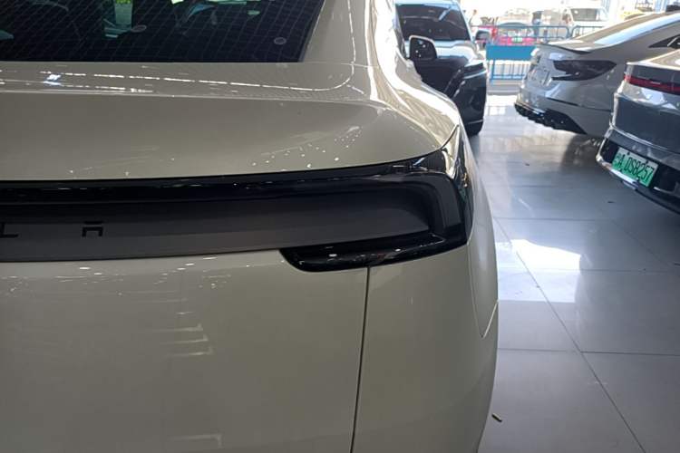 Used Tesla Model Y 2026 Facelifted Long-Range Rear-Drive Model Right Rear Taillight