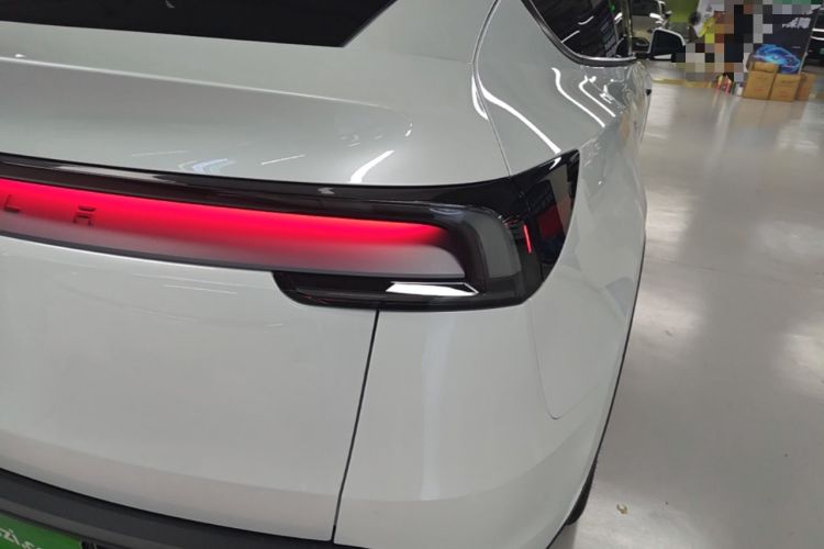 Used Tesla Model Y 2026 Rear-Drive Model Right Rear Taillight
