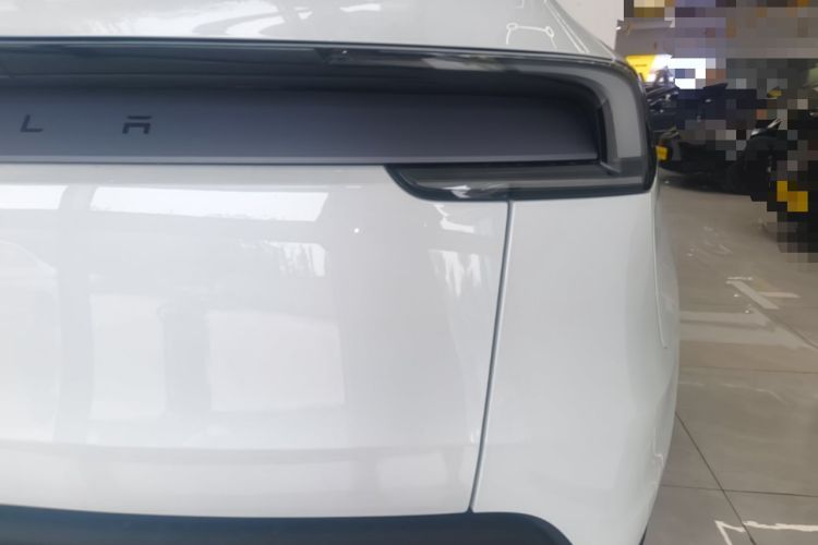 Used Tesla Model Y 2026 Rear-Drive Model Right Rear Taillight