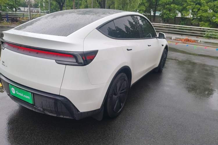 Used Tesla Model Y 2026 Model Long-Range Rear-Wheel-Drive Version Right Rear Taillight