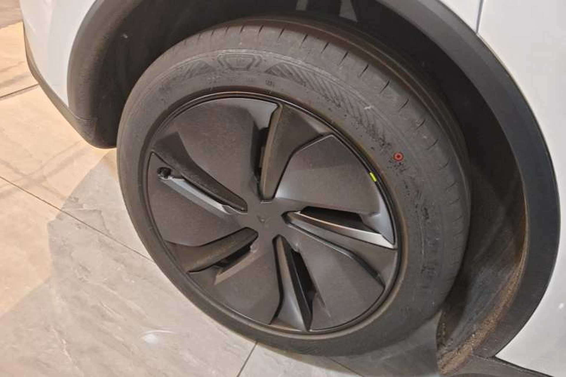 Used Tesla Model Y 2026 Rear-Drive Model Right Rear Wheel Hub