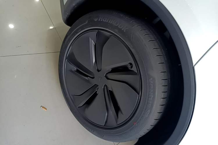 Used Tesla Model Y 2026 Facelifted Long-Range Rear-Drive Model Right Rear Wheel Hub