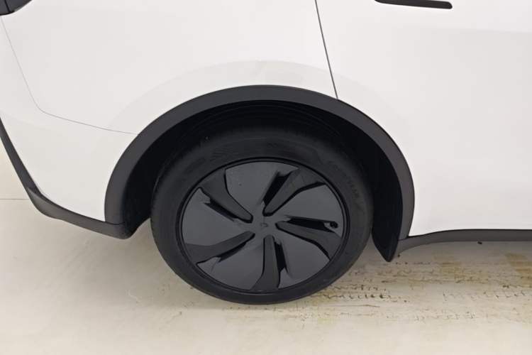 Used Tesla Model Y 2026 Rear-Drive Model Right Rear Wheel Hub
