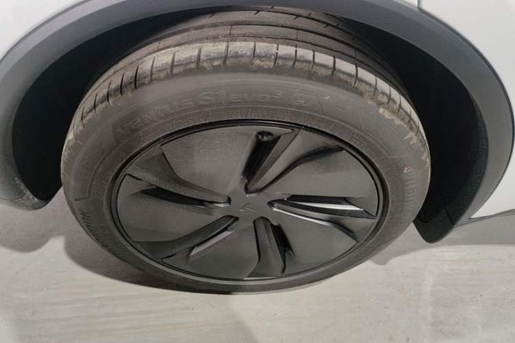 Used Tesla Model Y 2026 Facelifted Long-Range Rear-Drive Model Right Rear Wheel Hub