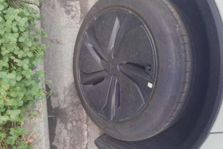 Used Tesla Model Y 2026 Rear-Drive Model Right Rear Wheel Hub
