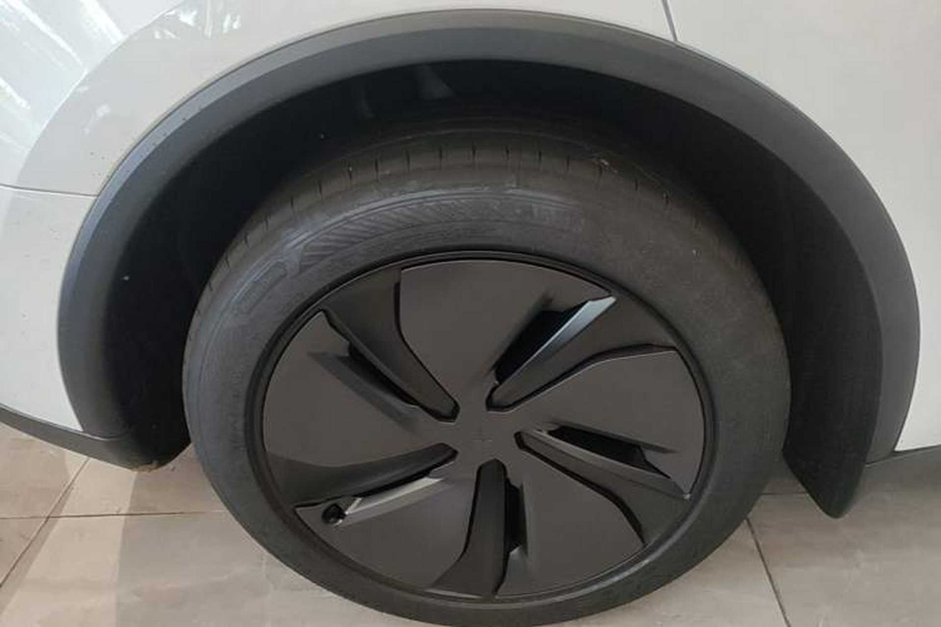 Used Tesla Model Y 2026 Rear-Drive Model Right Rear Wheel Hub
